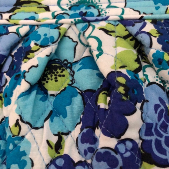 NWT Vera Bradley Floral Bag with Adjustable Strap - Picture 3 of 4